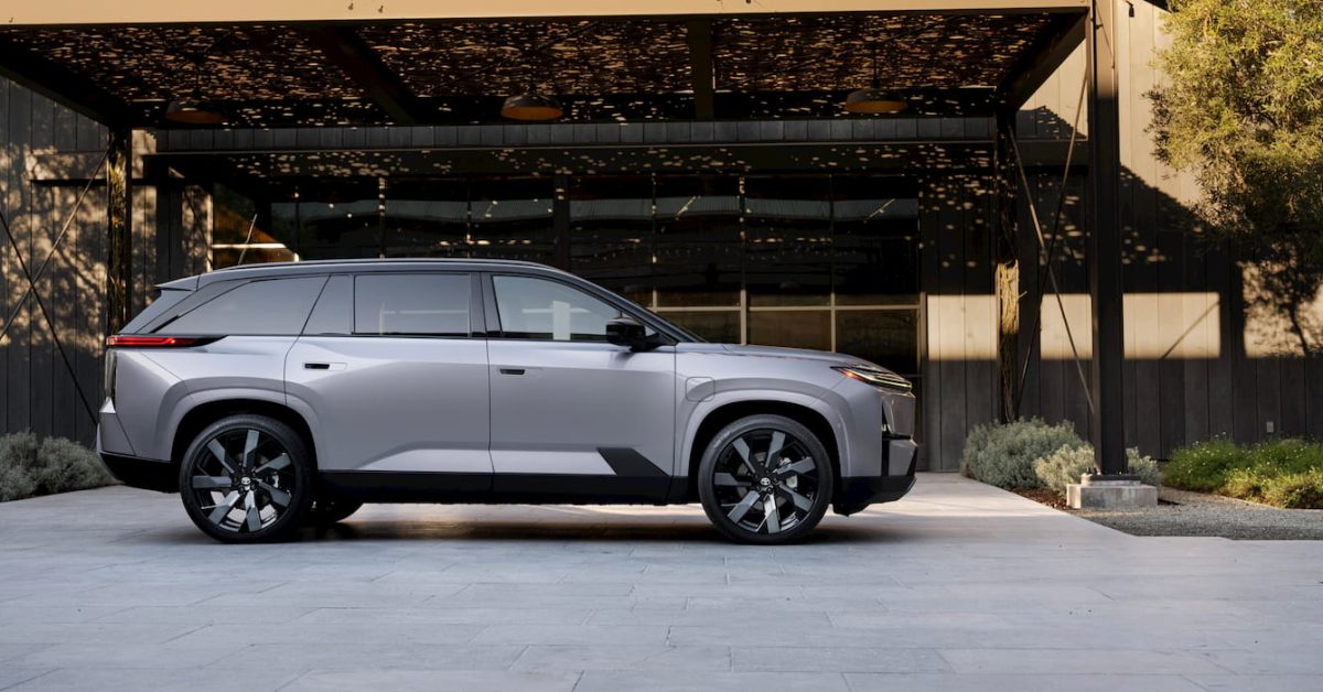 تويوتا تنفي تأجيل هايلاندر SUV الكهربائية مجددًا