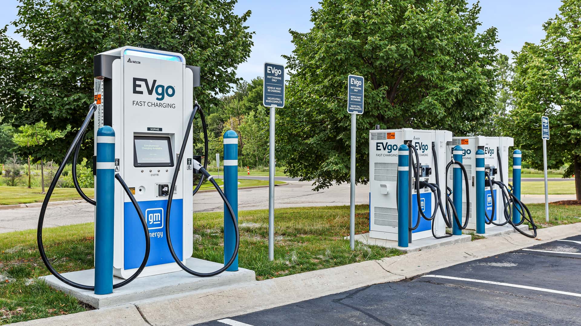 Chevrolet Bolt'u Hyundai bayisinden göndermesi ona 418 dolara mal oldu.