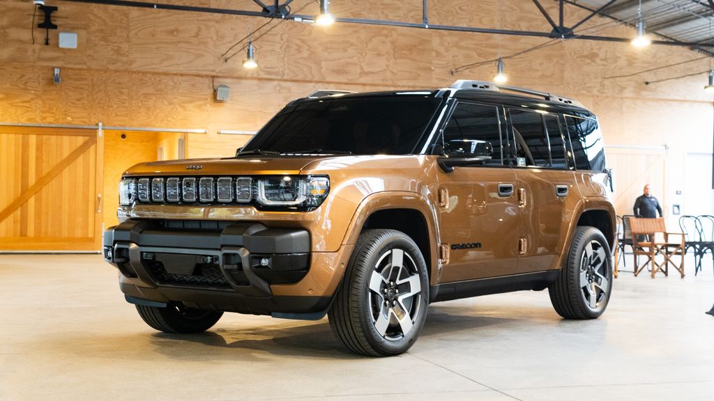 سيارة Jeep Recon Overland.