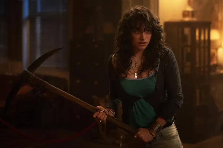 Holding an axe in Until Dawn movie