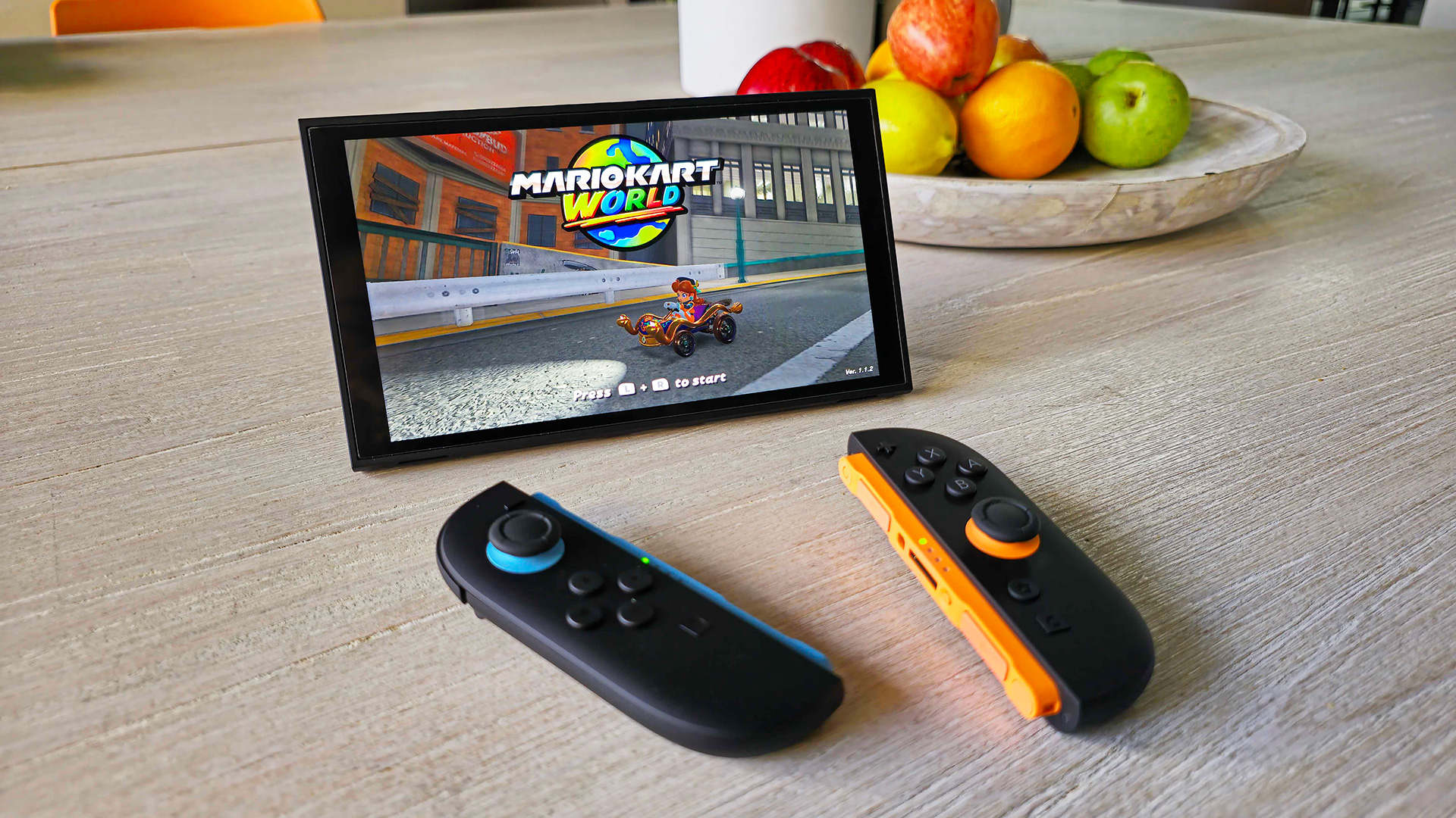 جهاز Nintendo Switch 2 موضوع على طاولة مطبخ