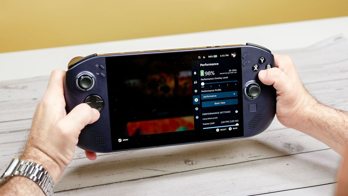 جهاز Lenovo Legion Go S بنظام SteamOS