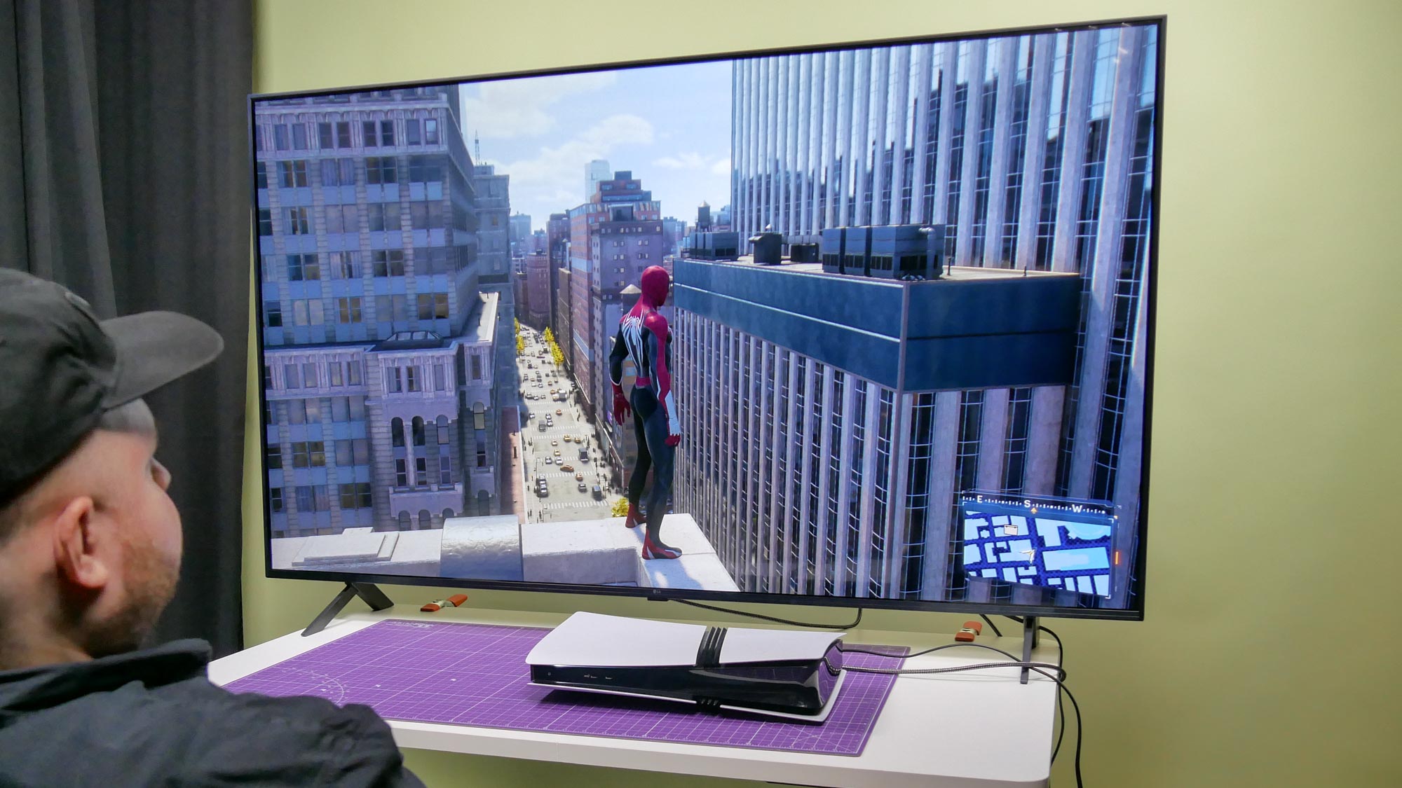 جهاز PS5 Pro يشغل لعبة Marvel's Spider-Man 2