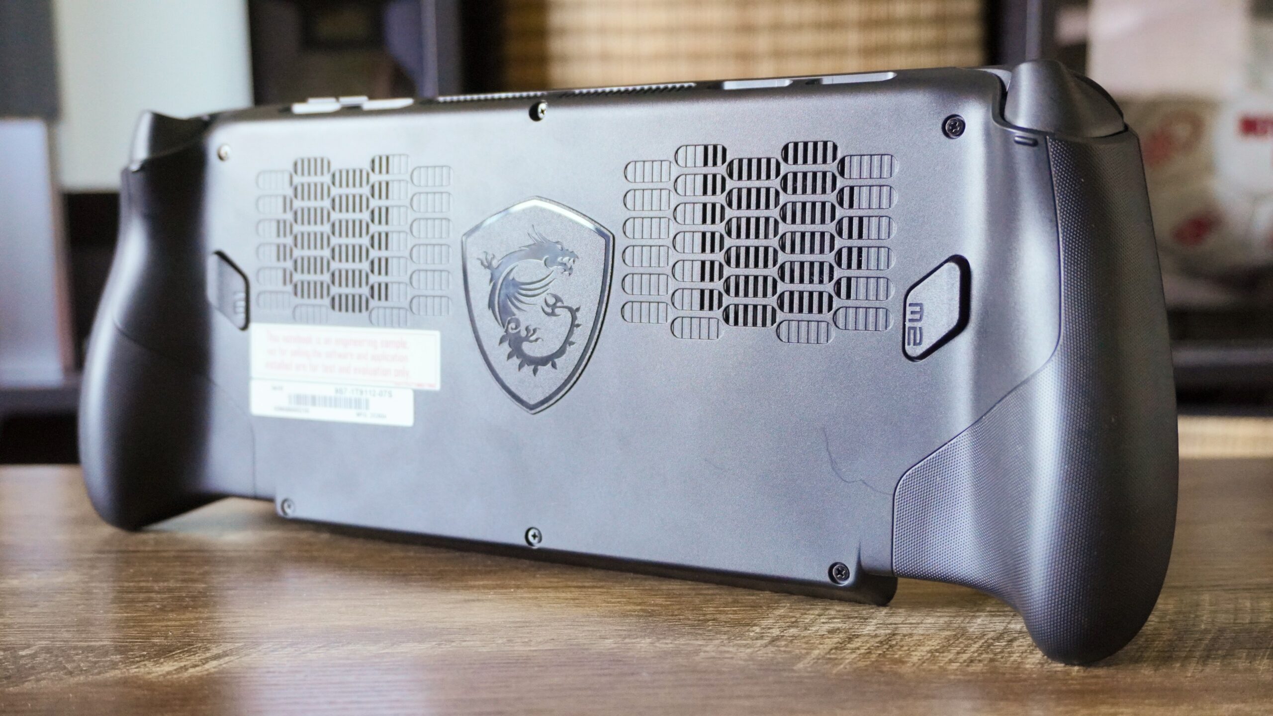 MSI Claw 8 EX AI+
