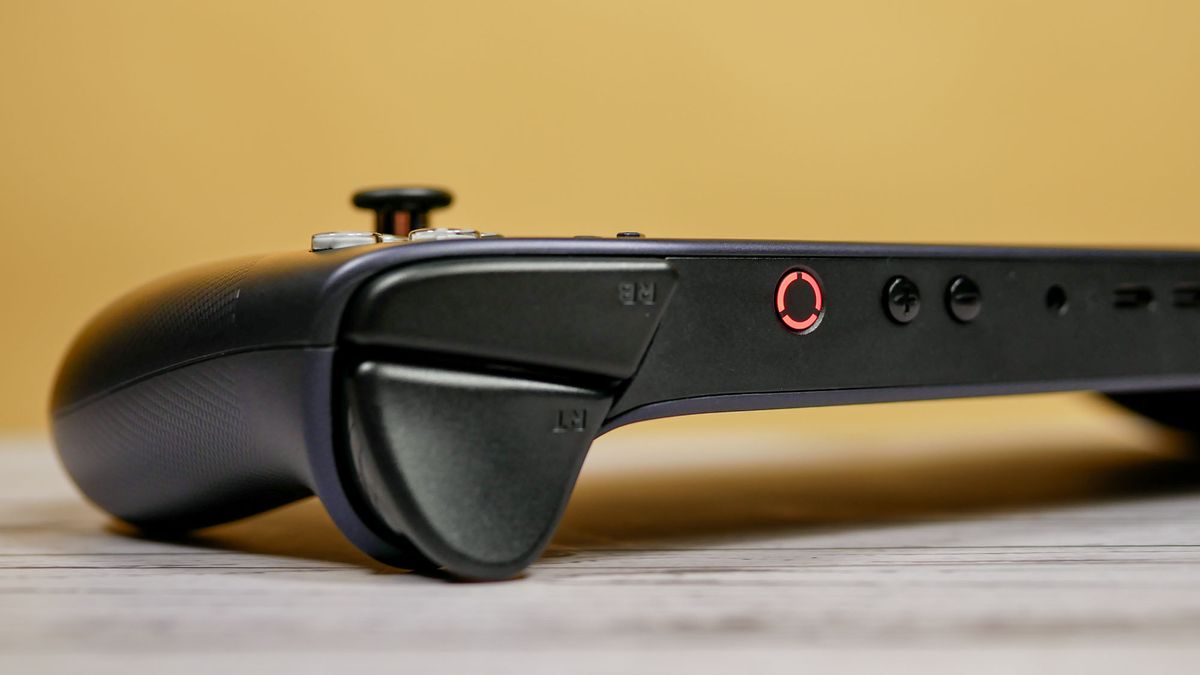جهاز Lenovo Legion Go S بنظام SteamOS