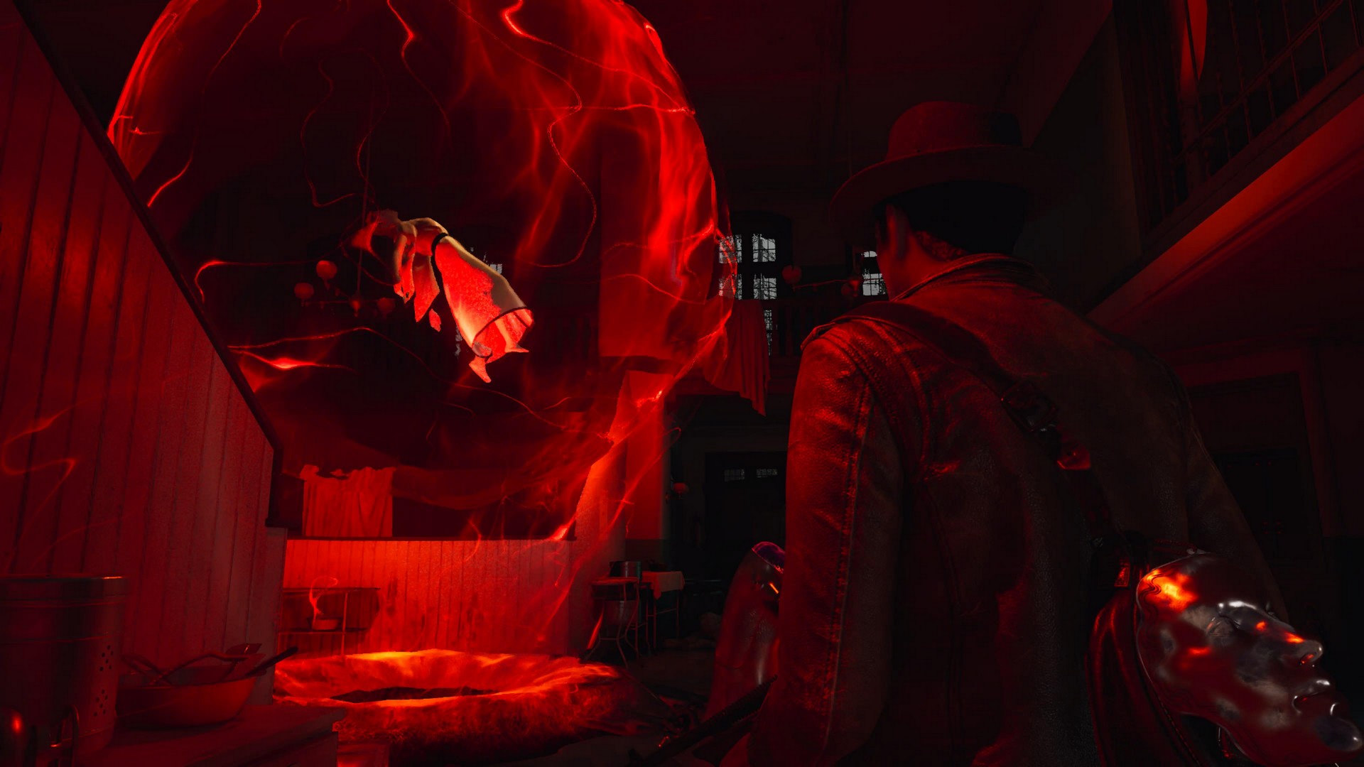 كالڤين ينظر إلى جثة معلقة في كرة حمراء من الطاقة في The Sinking City 2
