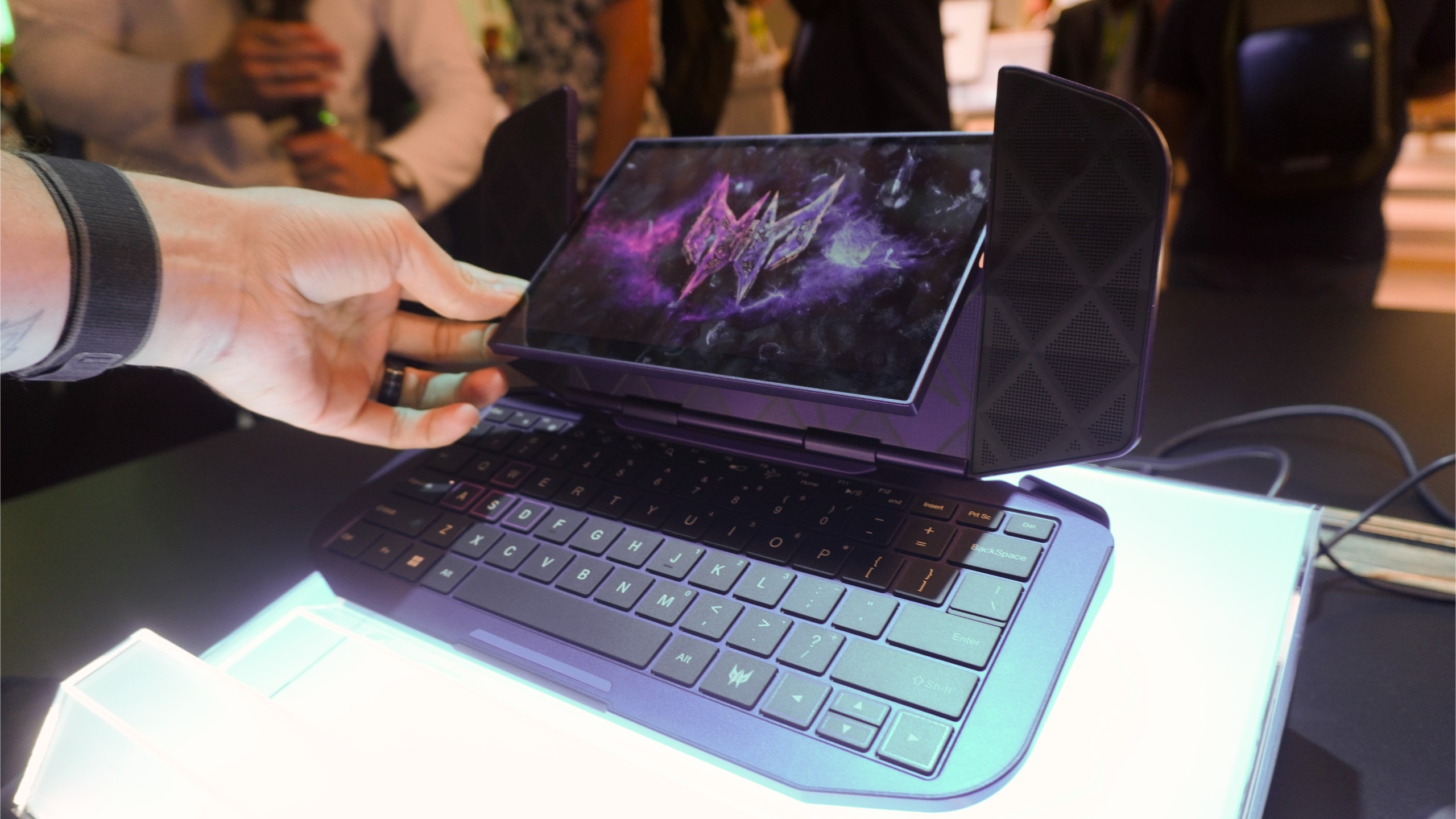 جهاز Acer Project DualPlay Mini