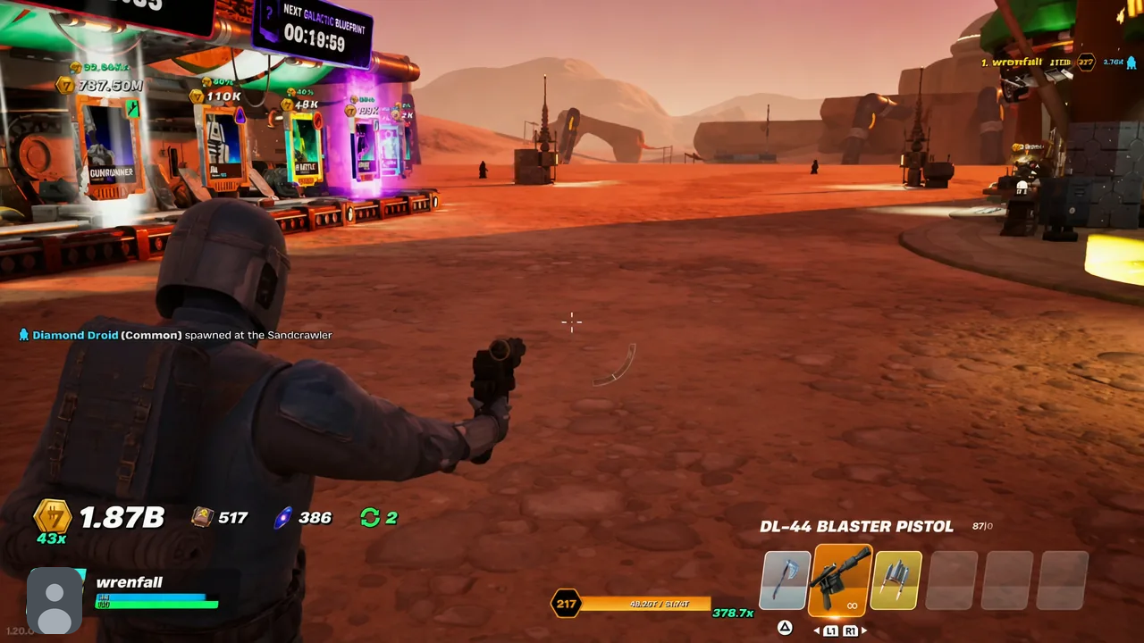 فتحة مسدس DL-44 Blaster مميزة في شريط الأدوات السريع بينما يصوب اللاعب