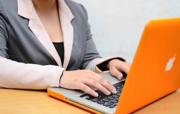 إنشاء موقع الويب مع تحديد اسم النطاق