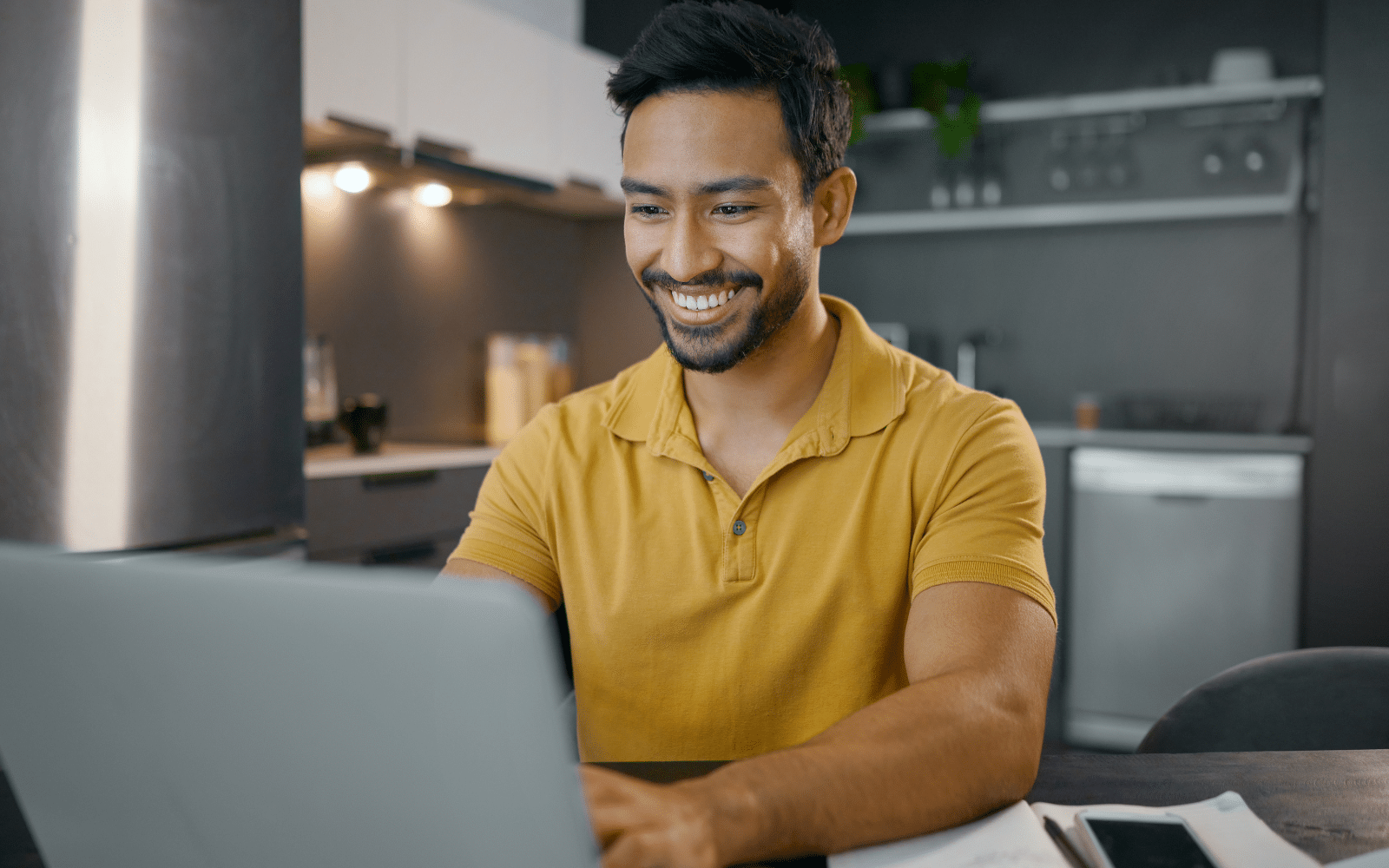 دليل شامل 2025: 11 خطوة أساسية لكتابة كتاب احترافي حتى بدون خبرة مسبقة