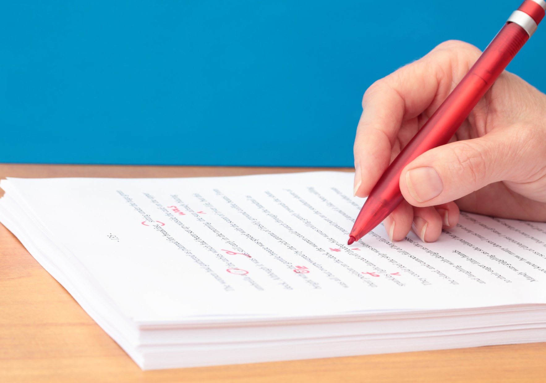 أفضل 10 خدمات تدقيق لغوي لتحسين جودة كتاباتك في عام 2025: دليل شامل