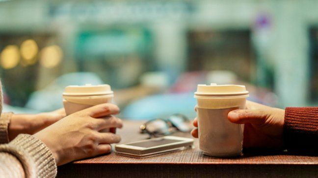 كيف تكون منضبطًا ماليًا - ضغط الأقران