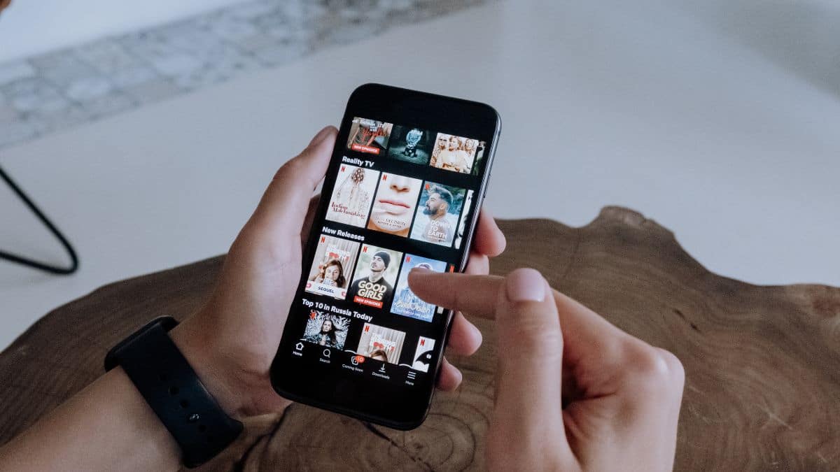 12 طريقة لكسب المال أثناء استمتاعك بمشاهدة Netflix