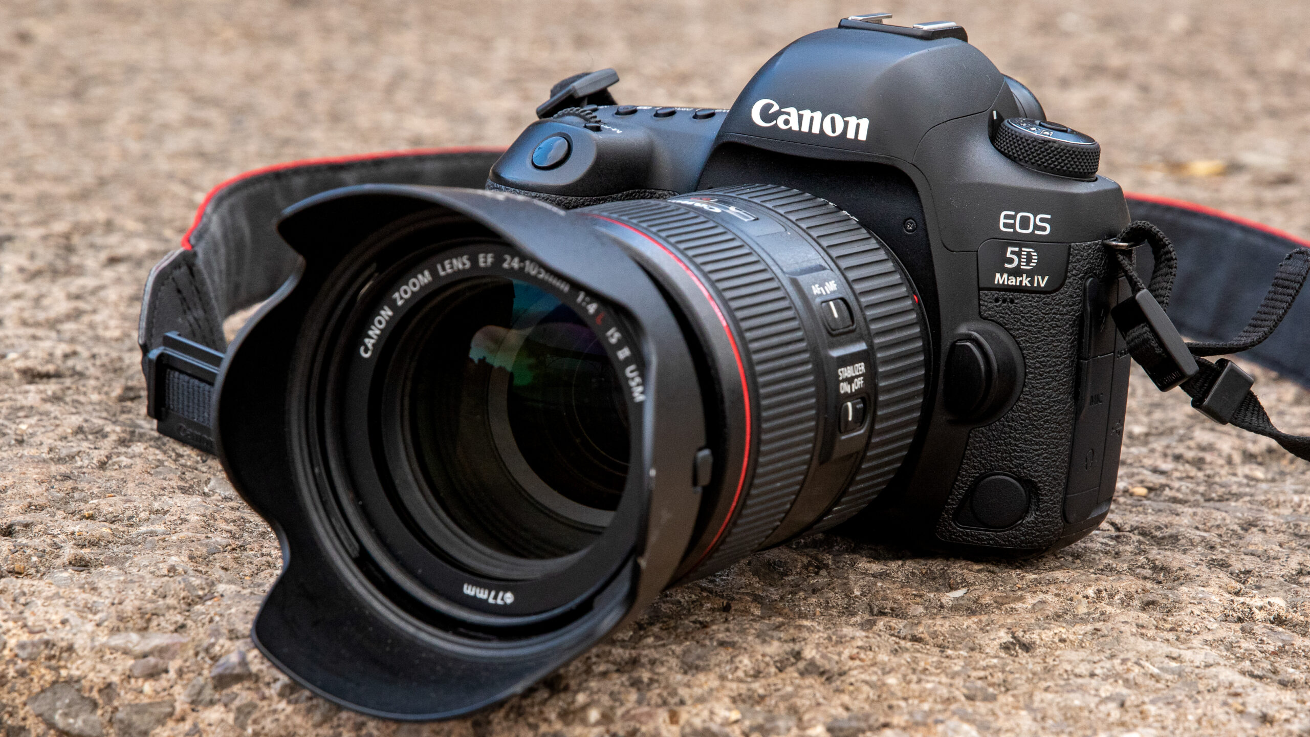 عدسة Canon EF 24-105mm f/4L IS II