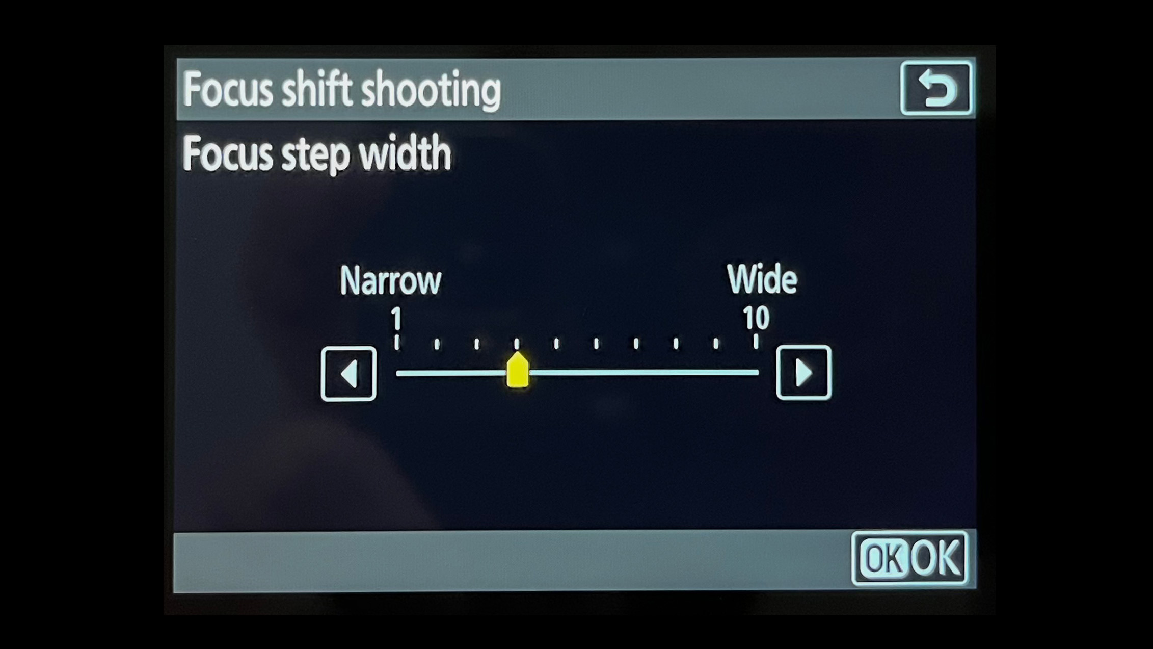 شاشة إعداد Focus Step Width في كاميرا نيكون