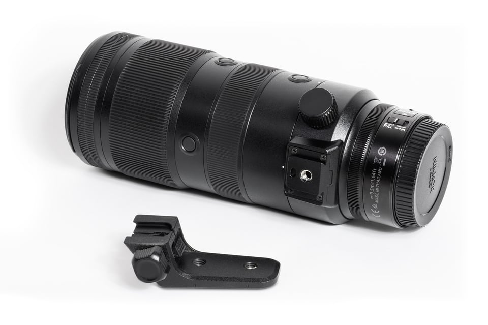عدسة Nikon Z 70-200mm f2.8 VR S مع قاعدة الحامل الثلاثي مفصولة