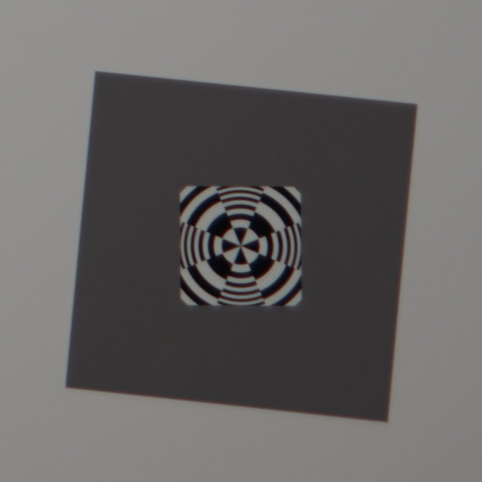 Zoom-Nikkor 43-86mm f/3.5 Ai-S عند 86mm و f/3.5