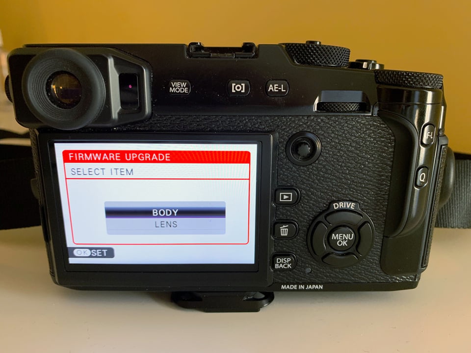 تحديث البرامج الثابتة لكاميرات Fujifilm - الخطوة 2: اختيار الجهاز