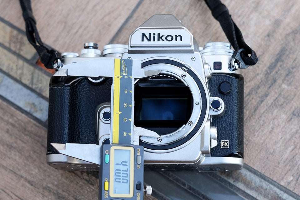 القطر الداخلي لحامل Nikon F
