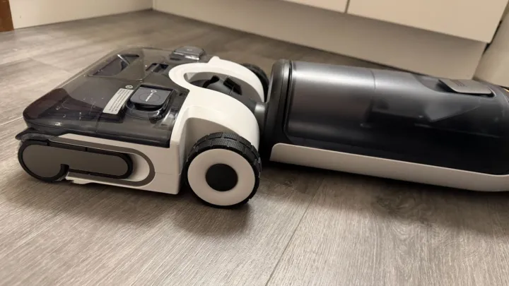 The F25 ACE flat on the ground.