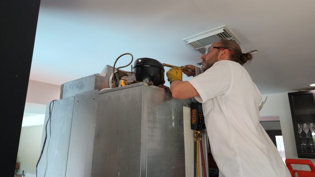 كل ما تحتاج معرفته عن ضواغط الثلاجات