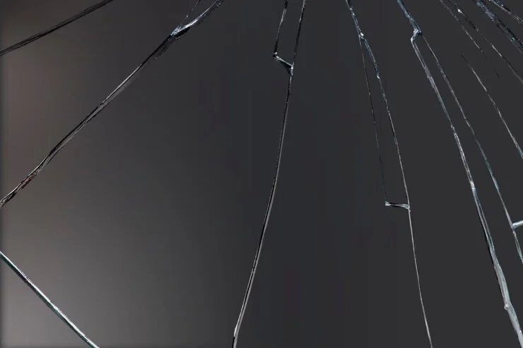 موقد زجاجي متصدع