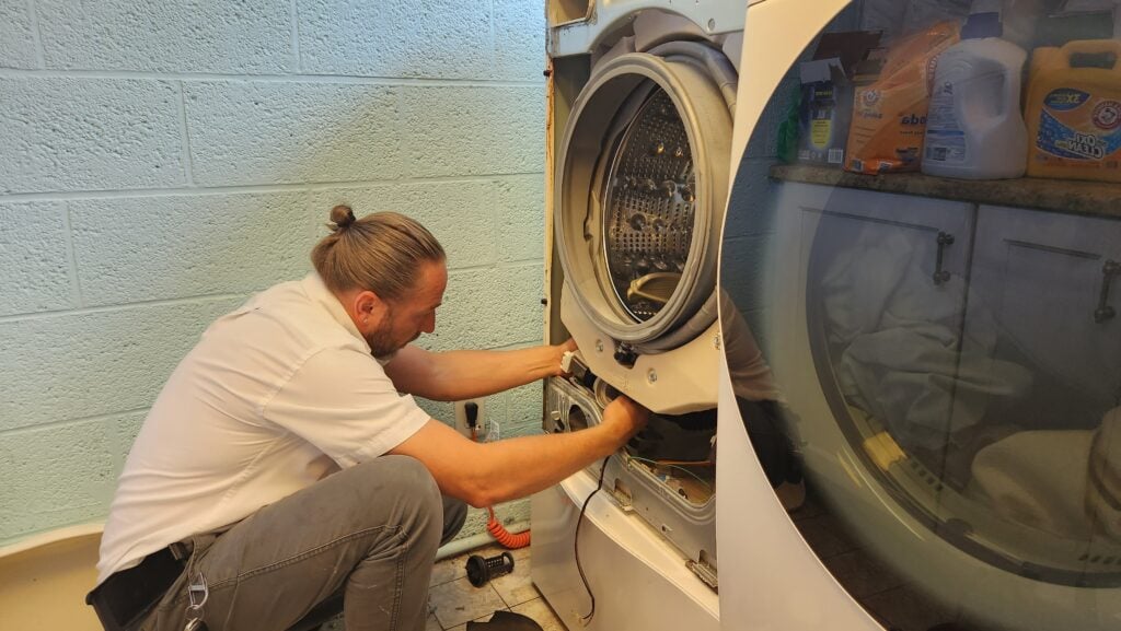 إصلاح أم استبدال مجفف الملابس؟ كيف تتخذ القرار الصائب.