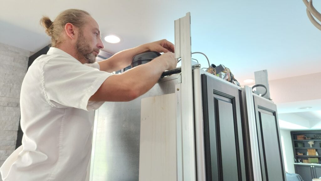 ثلاجتك ساخنة 10 أسباب وحلول لمشكلة التبريد