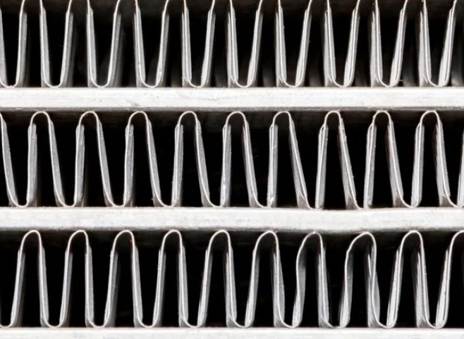 كيفية تنظيف ملفات المكثف في الثلاجة