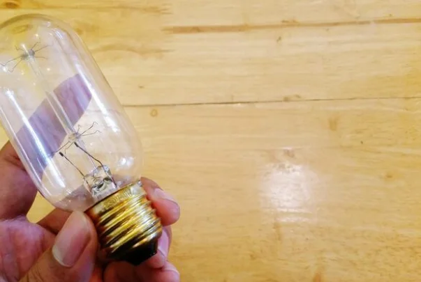 كيفية تغيير لمبة ميكروويف Samsung المعطوبة خطوة بخطوة