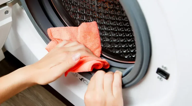 لماذا رائحة الغسالة كريهة وما الحل