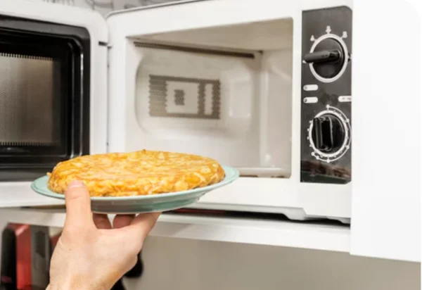 مشاكل وحلول ميكروويف ويرلبول الشائعة في المطبخ