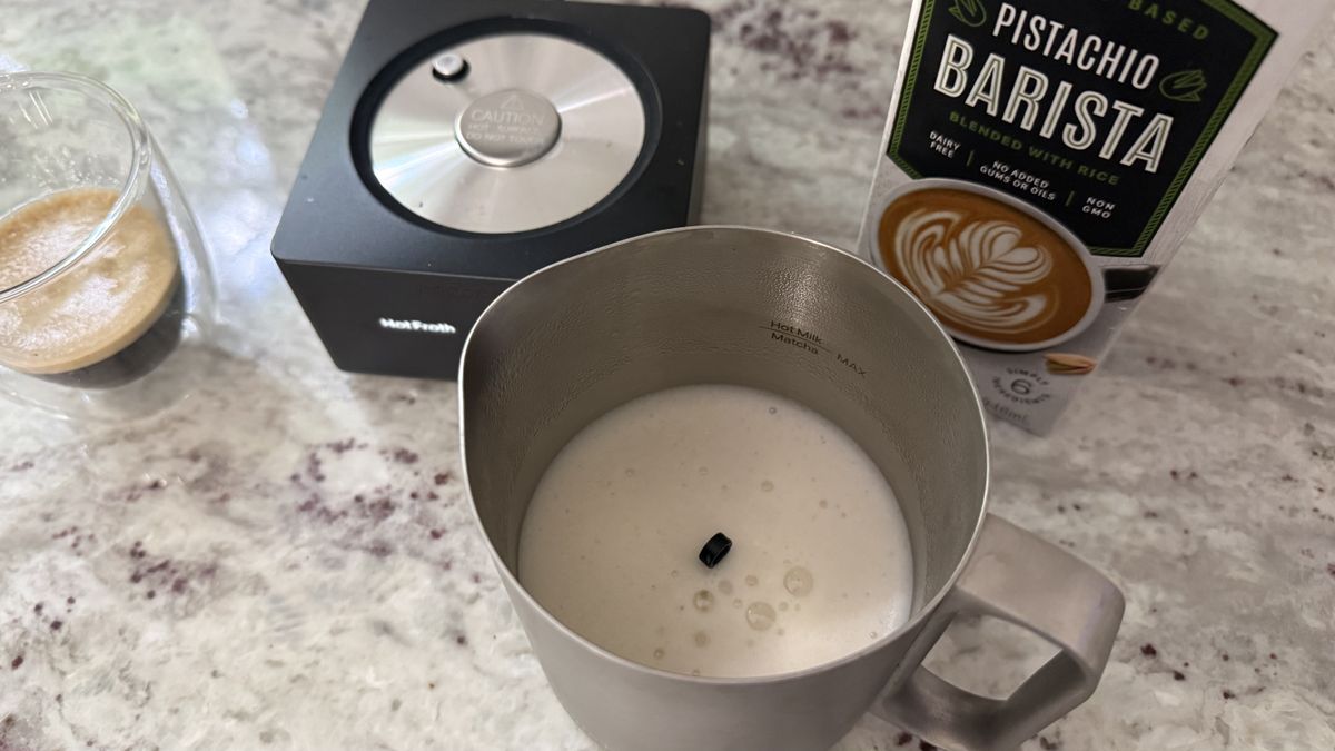 Terra Kaffe Aero مع حليب نباتي