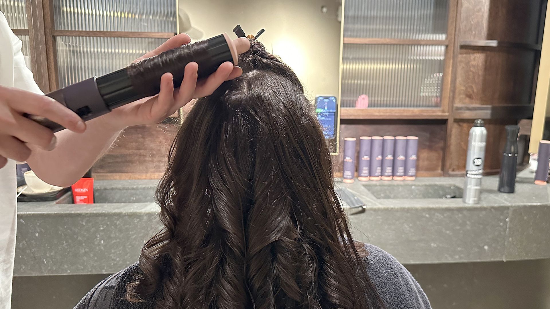 Cómo conseguir que las ondas Airwrap duren más: Consejos para sacarle el máximo partido a tu moldeador Dyson.