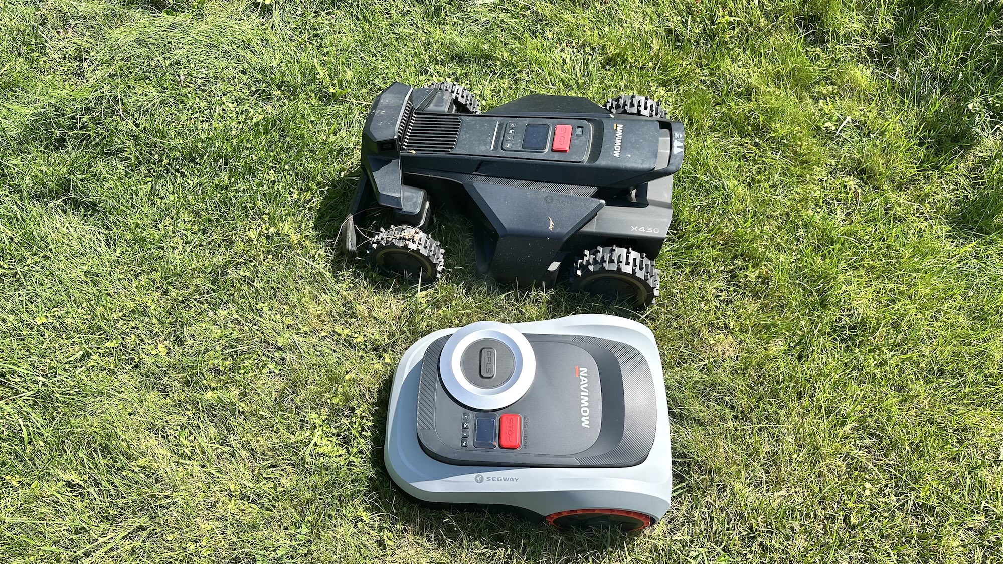 جهاز Segway Navimow i215 مع Segway Navimow X4