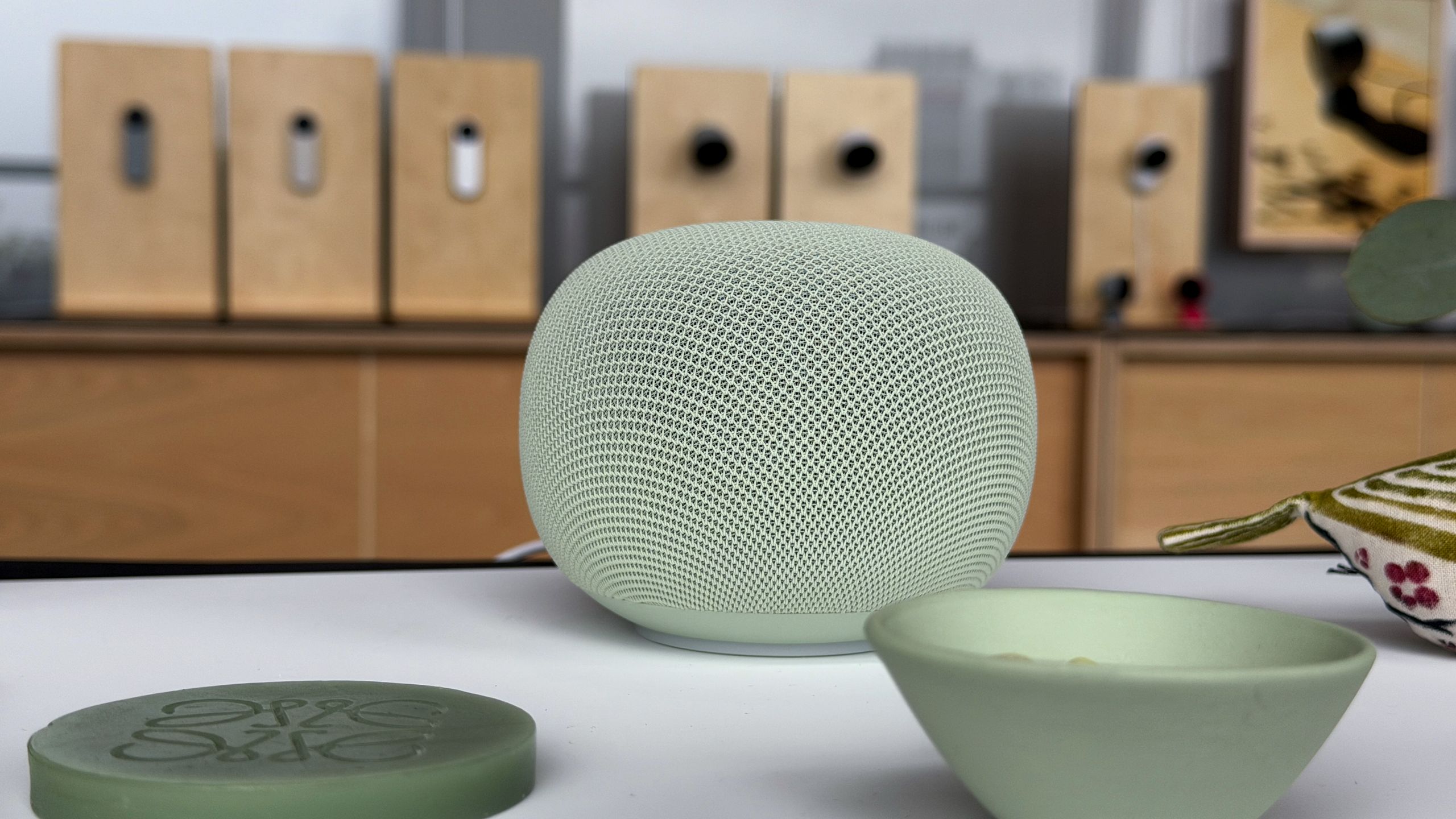 مستخدمو Google Home ينتقدون التحديث الأخير: حلول سطحية رغم ترقيات Gemini وسبوتيفاي