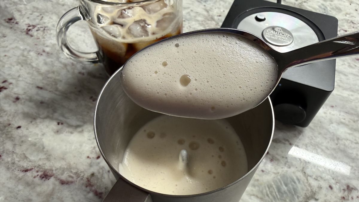 Terra Kaffe Aero مع حليب نباتي