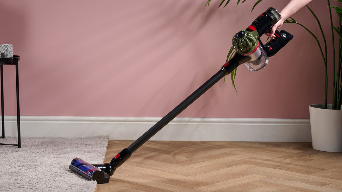 Беспроводной вертикальный пылесос Dyson V8 Cyclone