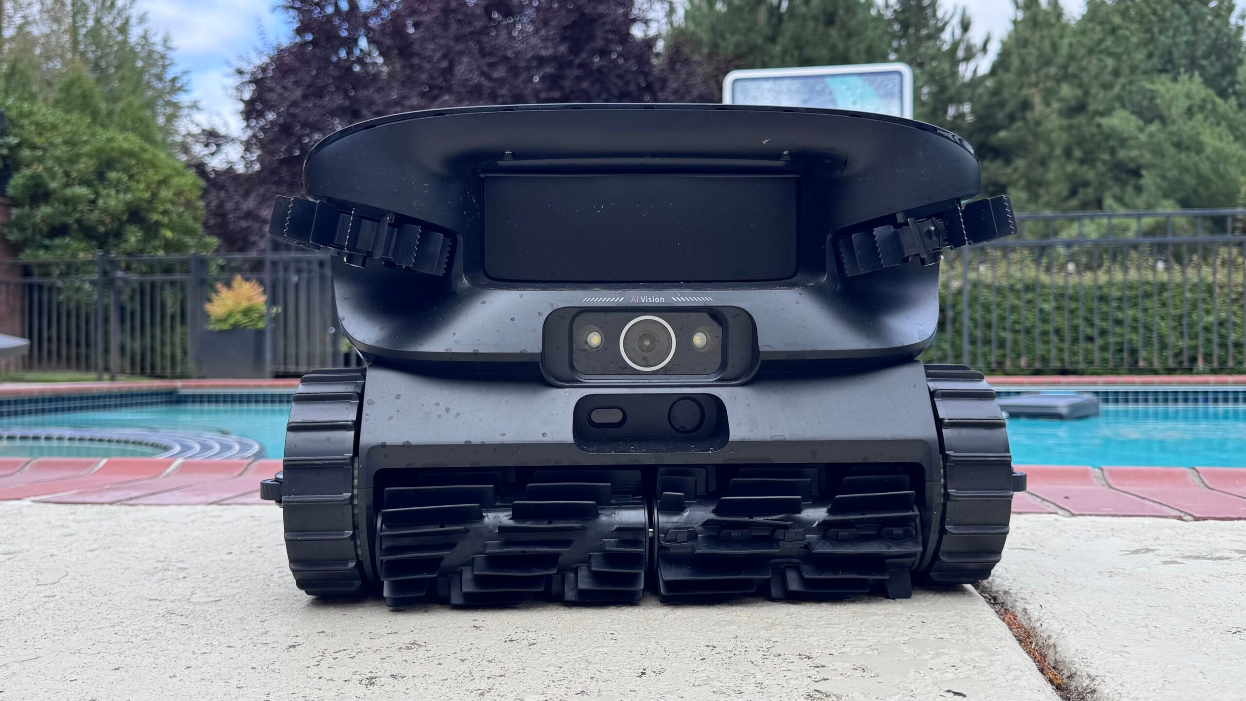 Robot Beatbot AquaSense X visto frontalmente