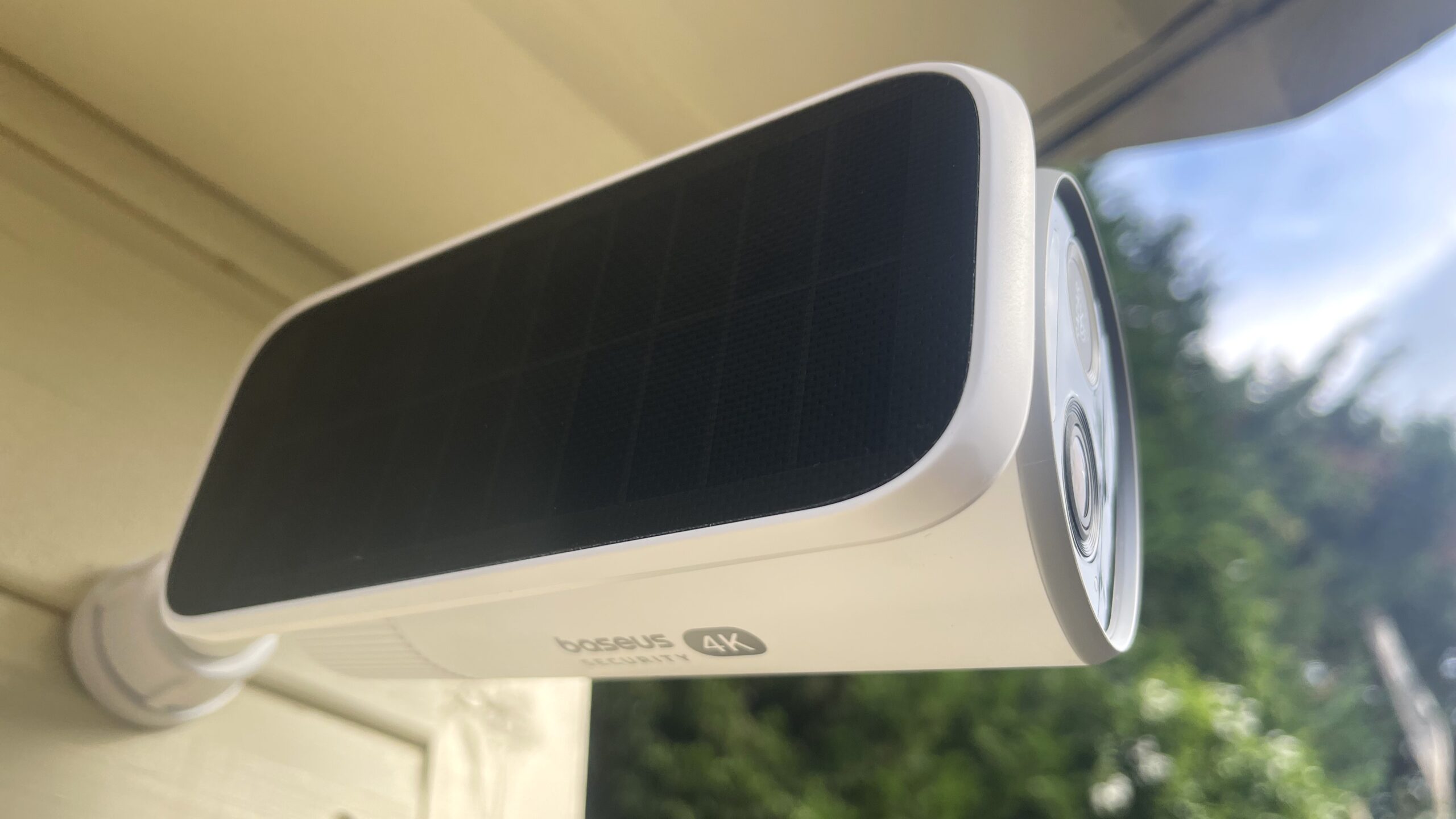 كاميرا Baseus Security S2 الخارجية بدقة 4K مركبة في الخارج