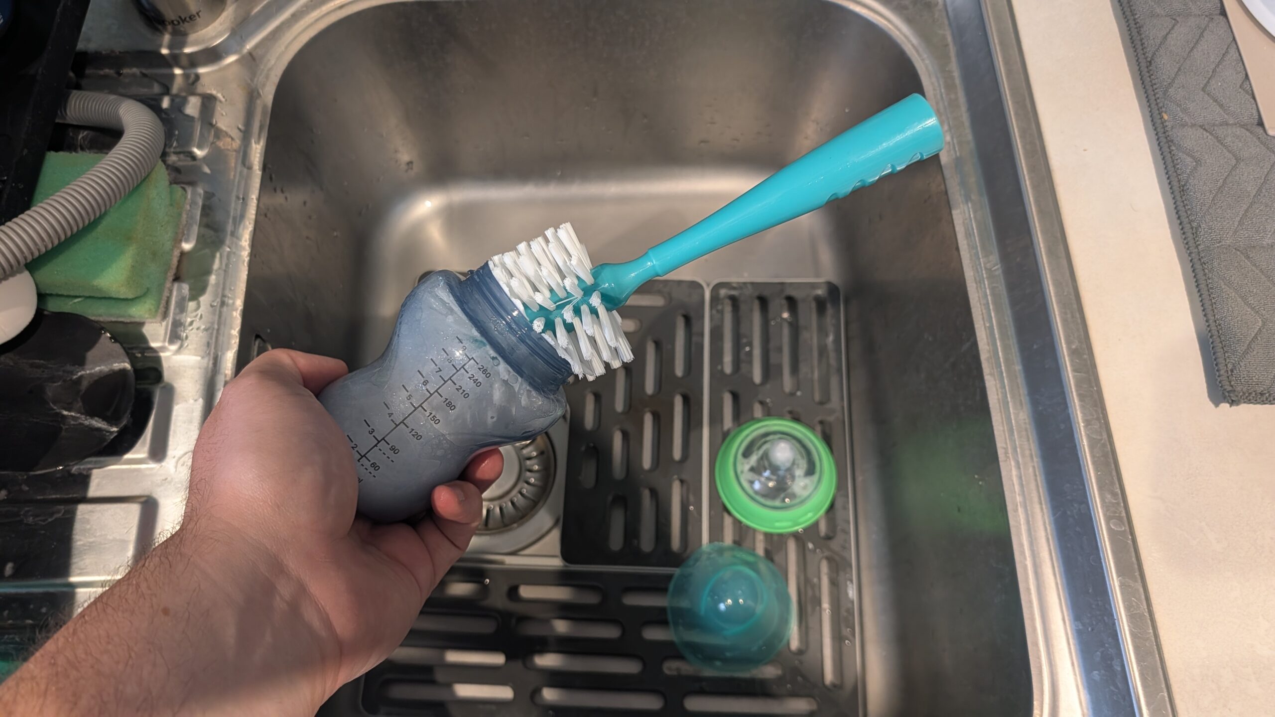 منظف زجاجات الأطفال Momcozy DeepClean