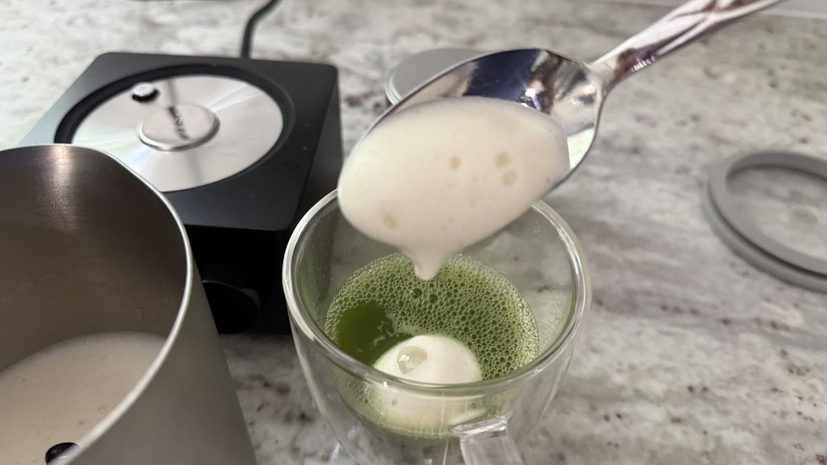 Terra Kaffe Aero مع حليب نباتي