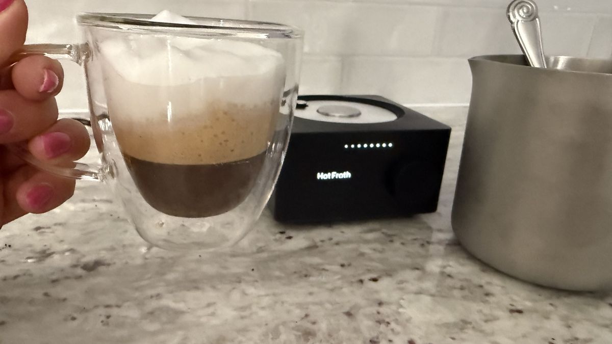 إعداد الرغوة الساخنة في Terra Kaffe Aero