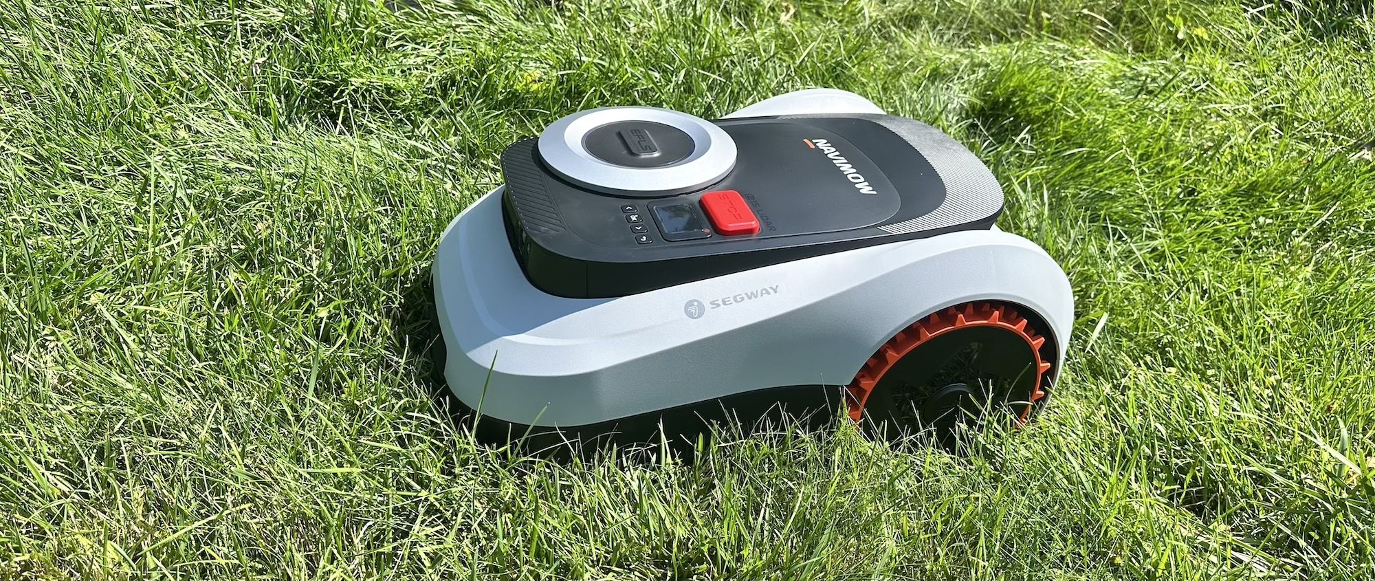 Segway Navimow i215: تجربتي في الحديقة لشهرين والنتائج