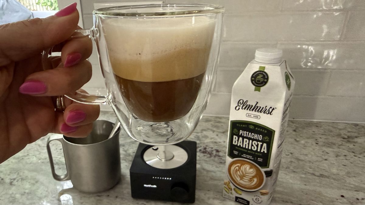 Terra Kaffe Aero مع حليب نباتي
