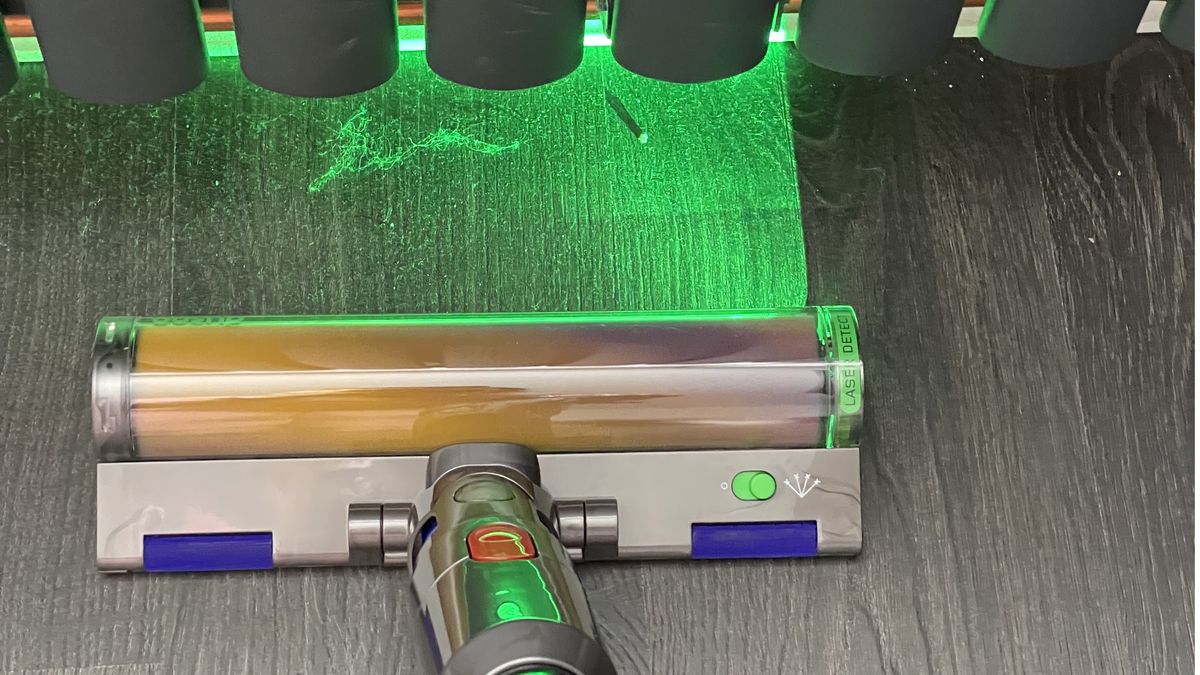 مكنسة Dyson V15 Detect Absolute