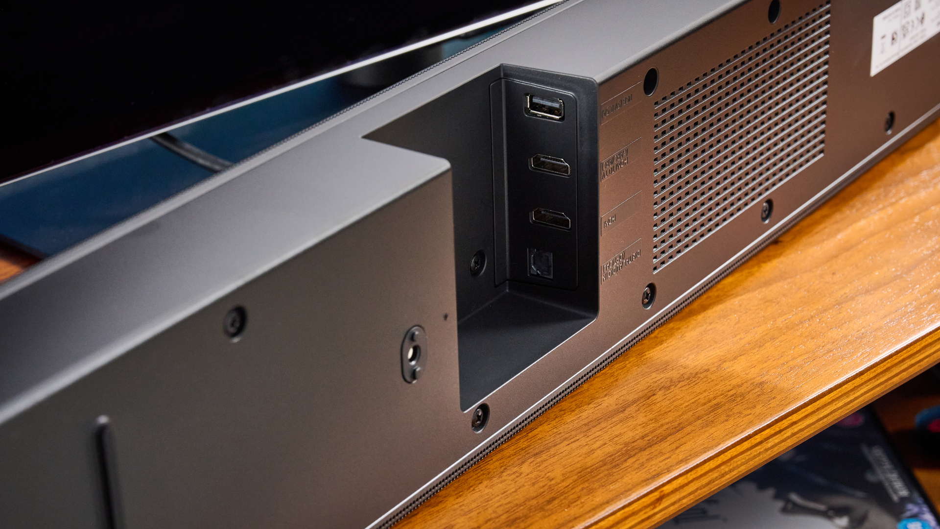 the samsung q600f premium soundbar and subowoofer in black