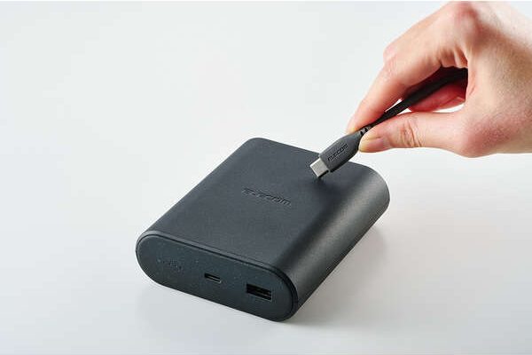 ELECOM powerbank in black colorway with cable