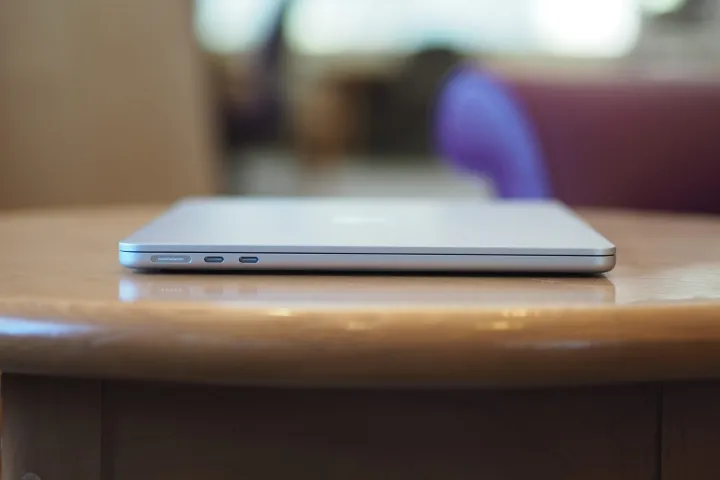 Apple MacBook Air 13 M4 left side view showing ports.