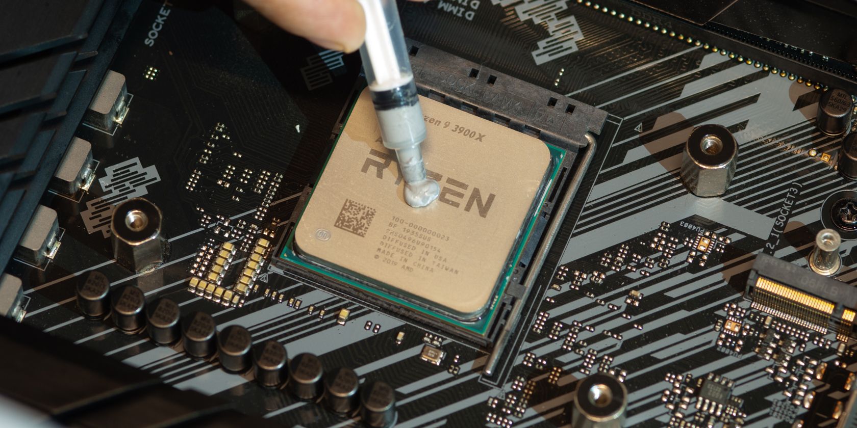 applying thermal paste on ryzen cpu
